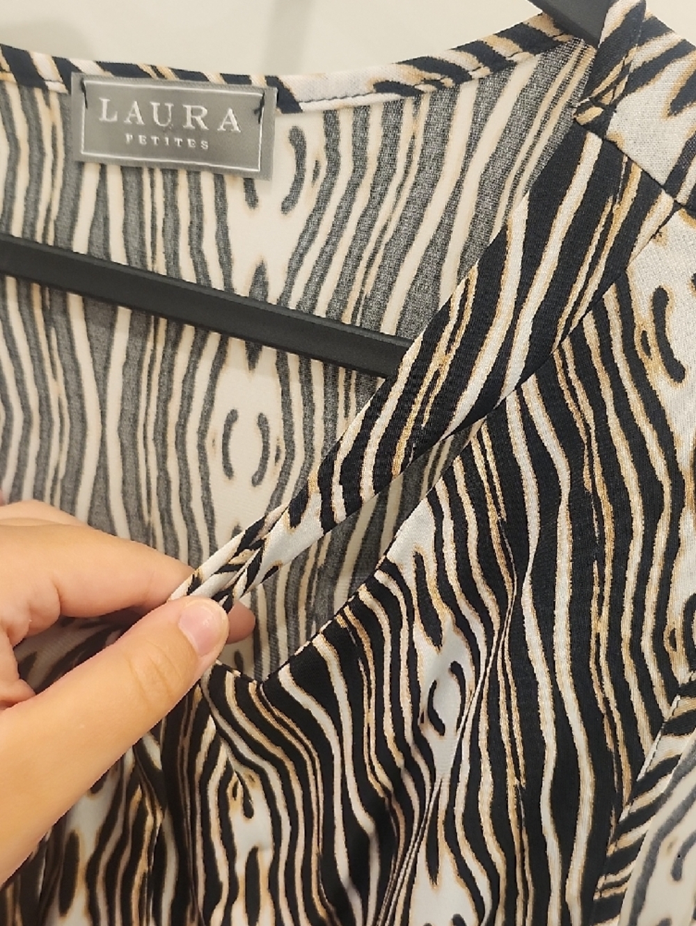 Laura Petites Black Brown White Stripe Sleeveless Blouse Womens XL - Picture 4 of 7